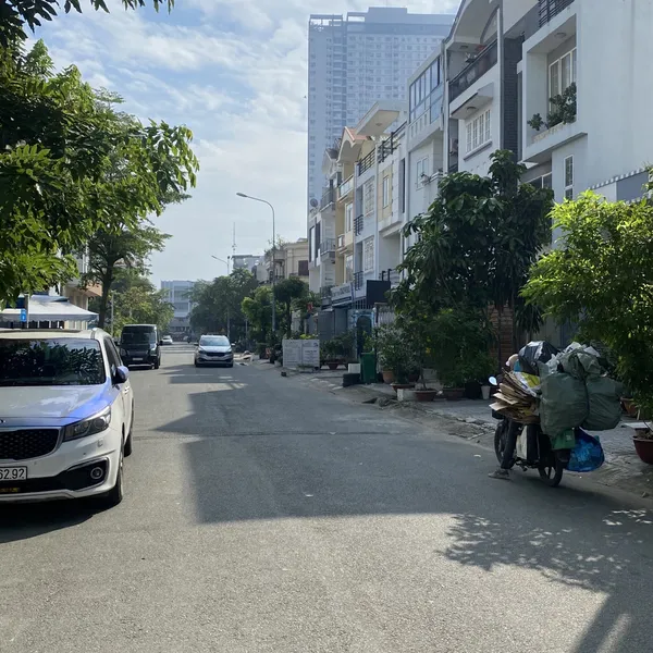 Nhà 4 tầng Him Lam Kênh Tẻ 5m x 16,2m