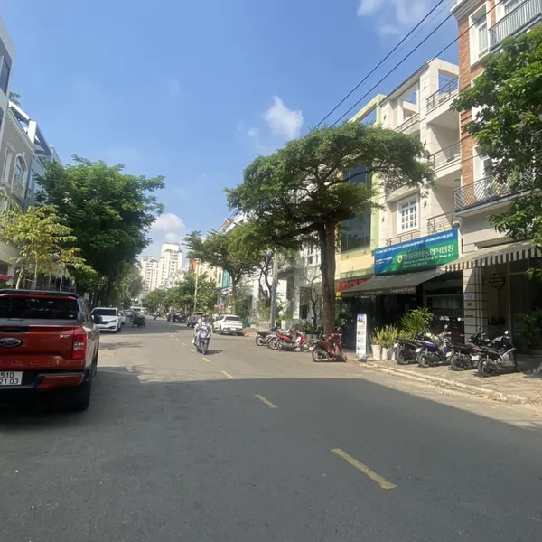 Đất đường số 2 - Phú Mỹ Hưng 12m x 18,5m