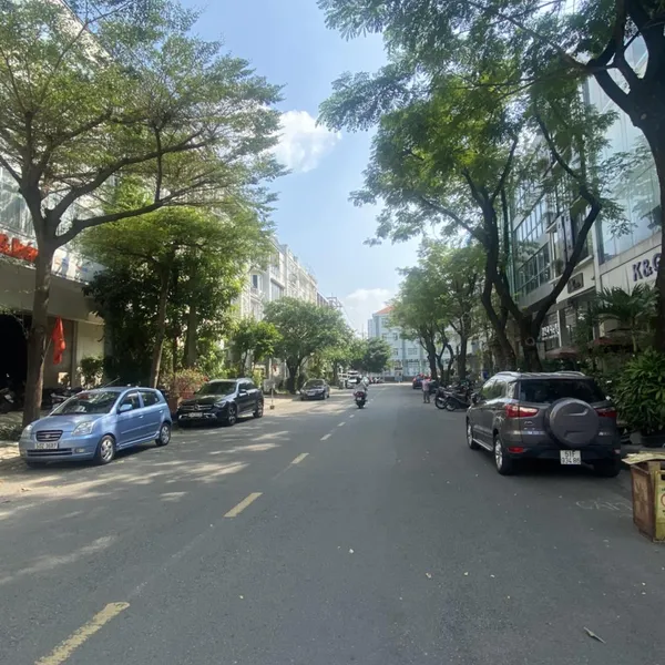 Đất đường số 2 - Phú Mỹ Hưng 12m x 18,5m