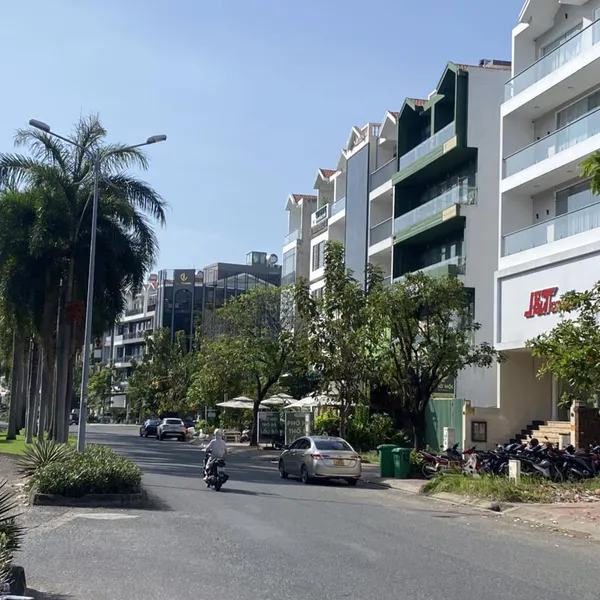 Nhà 6 tầng Hoàng Trọng Mậu - Him Lam 5m x 20m