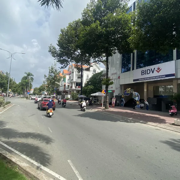 Nhà 6 tầng Nguyễn Thị Thập - Him Lam 10m x 20m