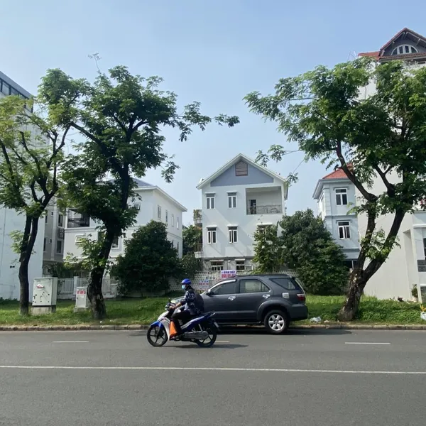 Đất Phú Mỹ Hưng đường Tân Phú 18m x 18m