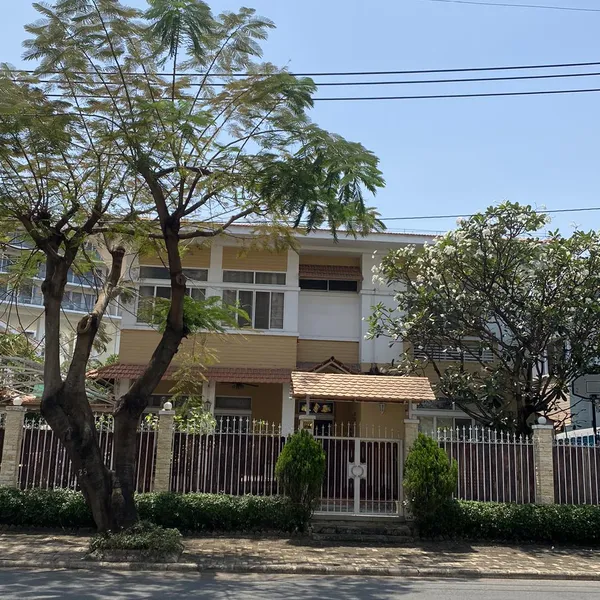 Biệt thự mặt tiền Lý Long Tường khu Mỹ Tú 2,  22m x 18m