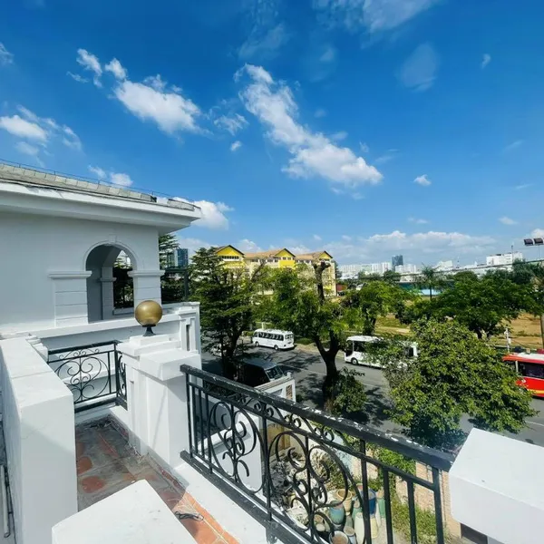 Biệt thự tứ lập Phú Mỹ Hưng góc đường Tân Phú &amp; đường 18, 18,75m x 17m