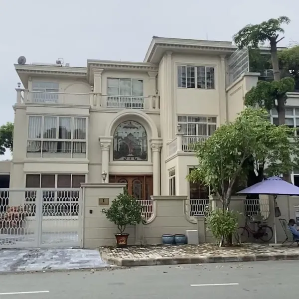 Biệt Thự 2 mặt tiền Mỹ Gia 2 đường Tân Phú, 18,7m x 17m