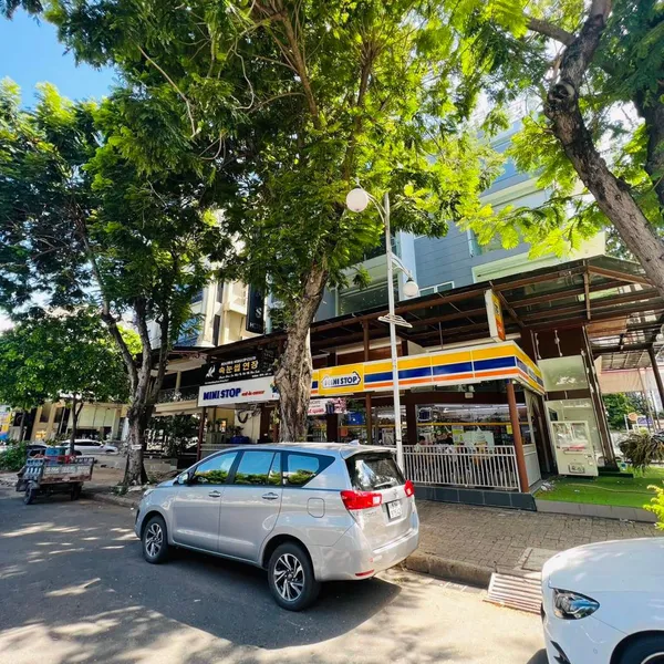 Góc&nbsp;2 mặt tiền&nbsp;Hưng Gia 2 đường Bùi Bằng Đoàn và đường số 2