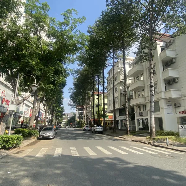 Tòa văn phòng góc Phan Khiêm Ích &amp; Phạm Văn Nghị 23m x 18,5m