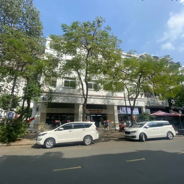 Tòa văn phòng góc Phan Khiêm Ích &amp; Phạm Văn Nghị 23m x 18,5m