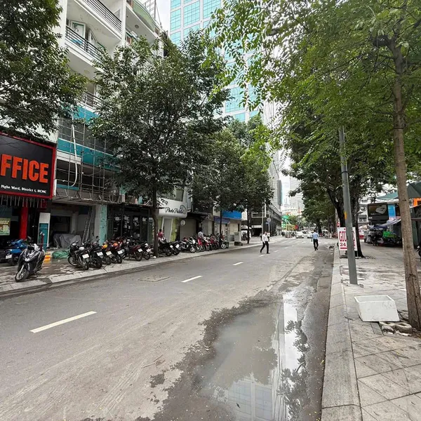 Bán nhà 18 Huỳnh Thúc Kháng, Phường Sài Gòn, Quận 1