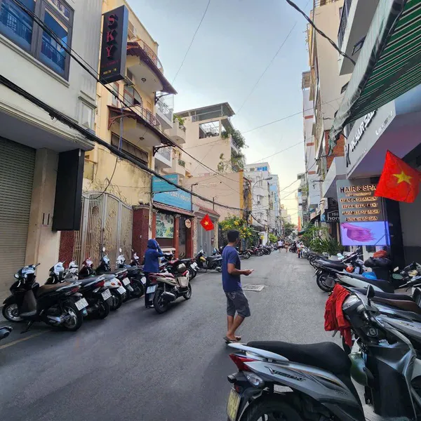 Bán  tòa nhà 165/76-78 Nguyễn Thái Bình, P. Bến Thành, Quận 1