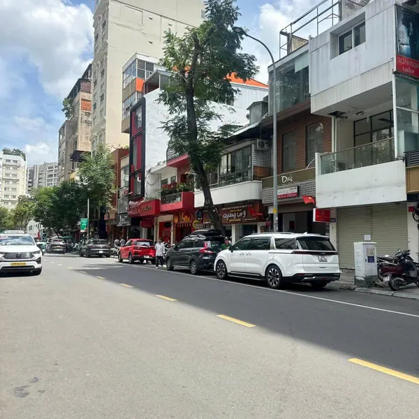 Bán nhà 37 - 39 Đông Du, P. Sài Gòn, Quận 1