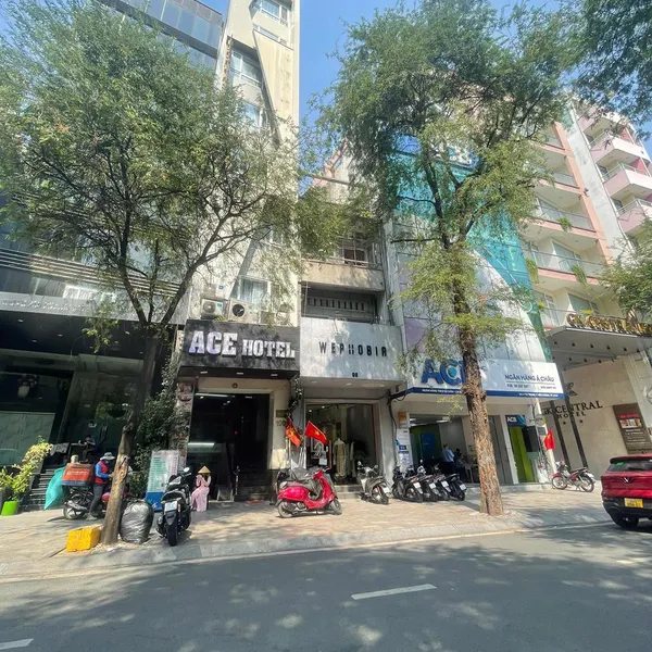 Bán khách sạn 100 Lý Tự Trọng, P. Bến Thành, Quận 1