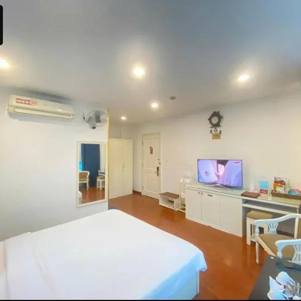 Bán khách sạn 180 - 182 -184 Nguyễn Trãi, P. Bến Thành, Quận 1