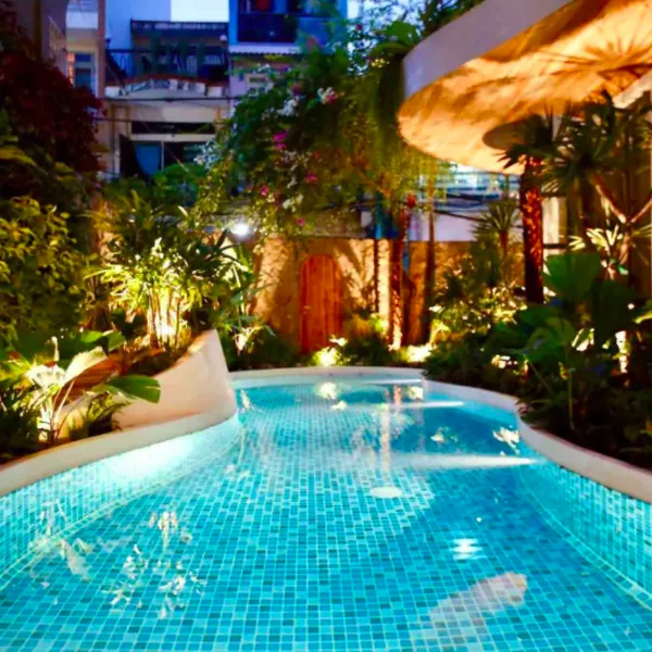 Bán toà nhà căn hộ dịch vụ Quận 1 số 42/4 Hồ Hảo Hớn, Phường Cô Giang