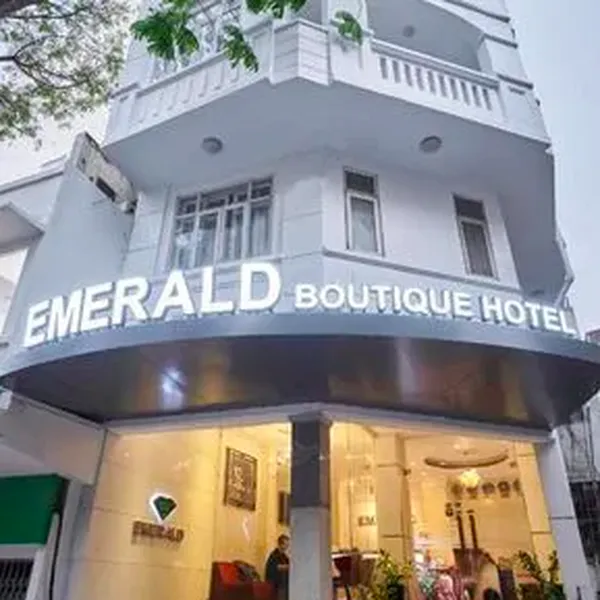 Bán khách sạn 247 Lê Thánh Tôn &amp; 28 Trương Định, P. Bến Thành, Quận 1