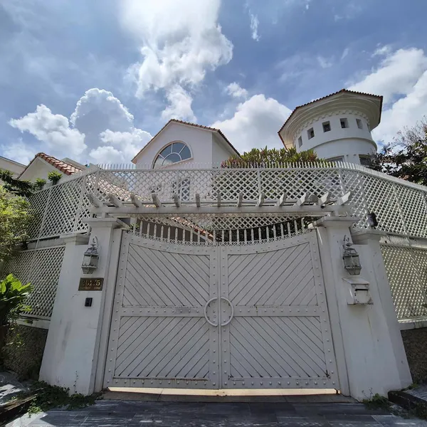 Bán biệt thự Thảo Điền, số 202/5 Nguyễn Văn Hưởng, Quận 2