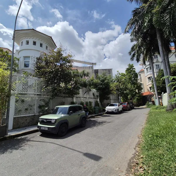 Bán biệt thự Thảo Điền, số 202/5 Nguyễn Văn Hưởng, Quận 2