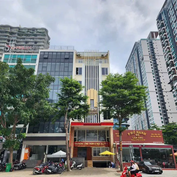 Bán toà nhà 163 Trương Văn Bang, P. Thạnh Mỹ Lợi, Quận 2