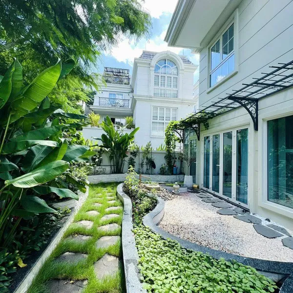 Bán biệt thự Thảo Điền, số 200/3 Nguyễn Văn Hưởng, Quận 2