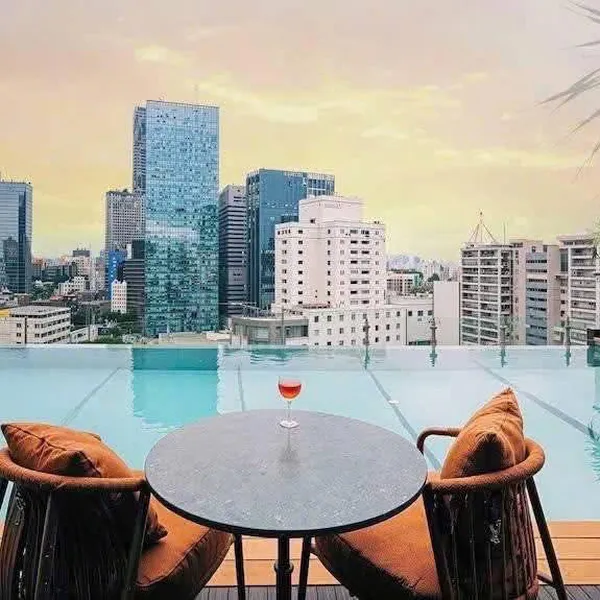 Bán khách sạn 11A-11B Thi Sách, P. Sài Gòn, Quận 1