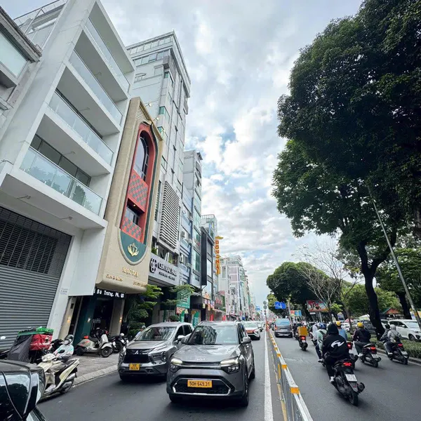 Bán nhà 215A - 215B Hai Bà Trưng, P. Xuân Hòa, Quận 3