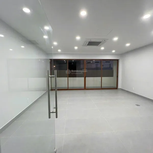 Bán nhà 24 Hoàng Việt, P. Tân Sơn Nhất, Quận Tân Bình