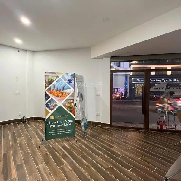 Bán nhà 24 Hoàng Việt, P. Tân Sơn Nhất, Quận Tân Bình