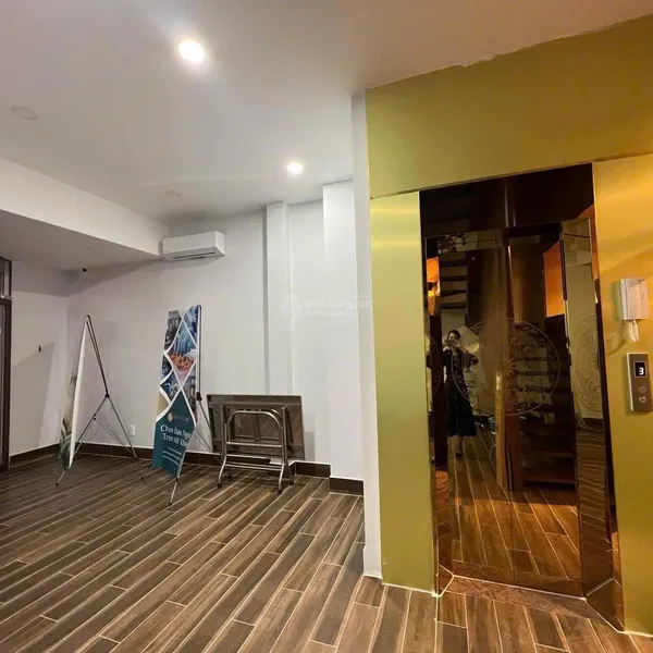 Bán nhà 24 Hoàng Việt, P. Tân Sơn Nhất, Quận Tân Bình