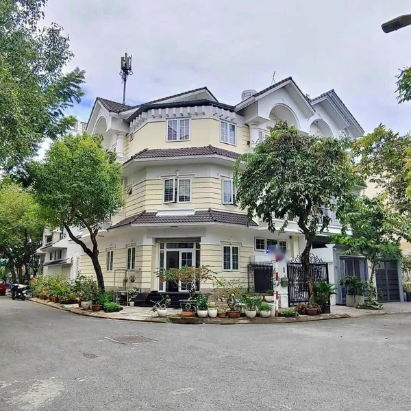 Biệt thự góc 2 mặt tiền SADECO Ven Sông Tân Phong 7m x 18m