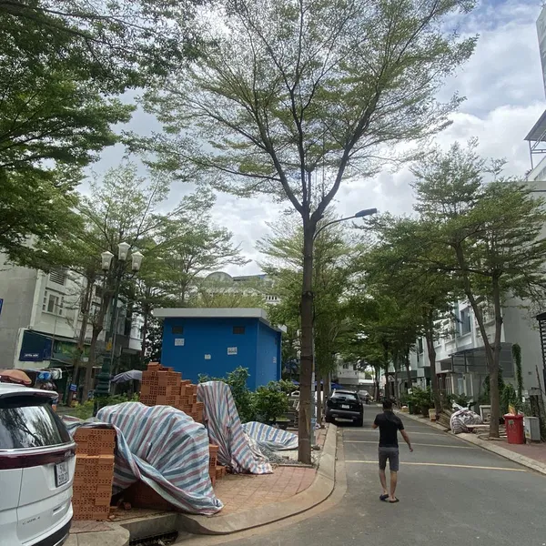 Nhà 5 tầng góc 2 mặt tiền khu Kim Sơn 7m x 20m