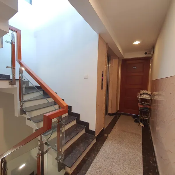 Nhà 5 tầng góc 2 mặt tiền khu Kim Sơn 7m x 20m