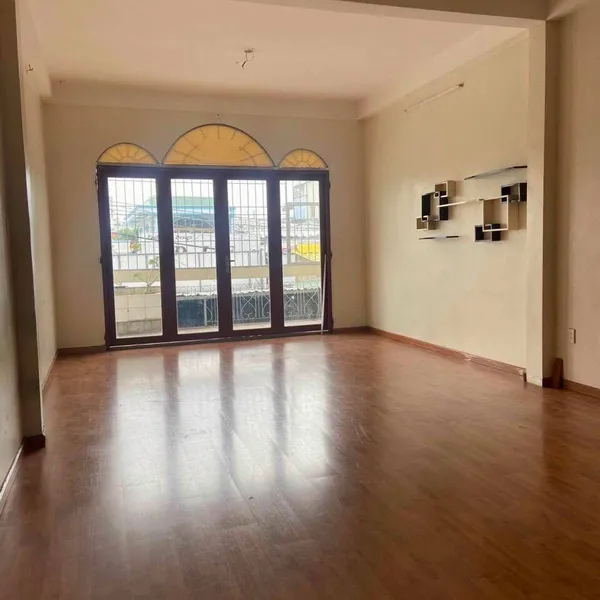 Bán nhà 3T mt huỳnh tấn phát , bình thuận 4.5m x20m