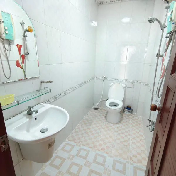 Nhà 2 tầng hẻm 1247 Huỳnh Tấn Phát 5m x 23m nở hậu 6m