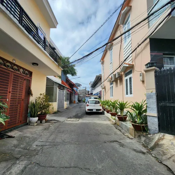 Nhà 2 tầng hẻm xe hơi 502 Huỳnh Tấn Phát 3,4m x 10,4m