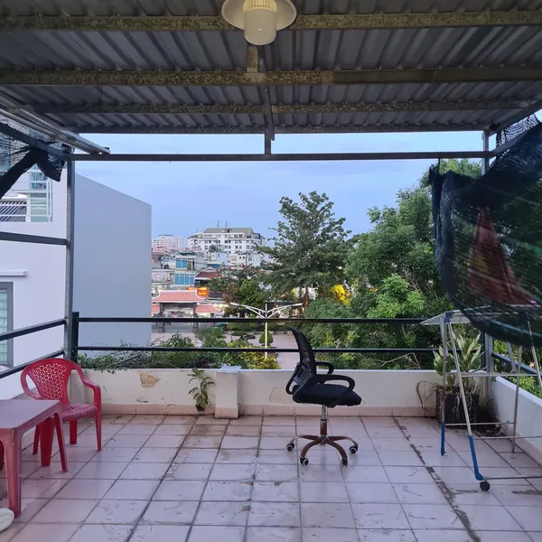 Nhà 3 tầng hẻm 502 huỳnh tấn phát 4m x 13,32m