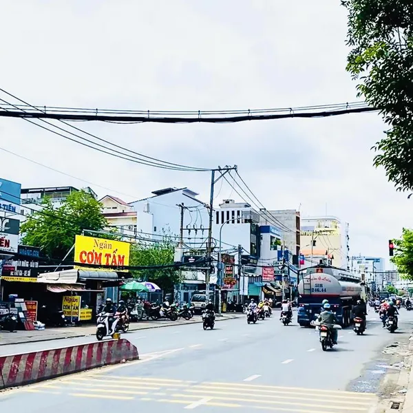 Nhà 2 lầu mặt tiền đường Huỳnh Tấn Phát Quận 7 gần đường Phú Thuận