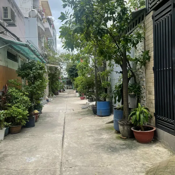 Nhà 2 tầng hẻm 803 Huỳnh Tấn Phát 4m x 15,75m