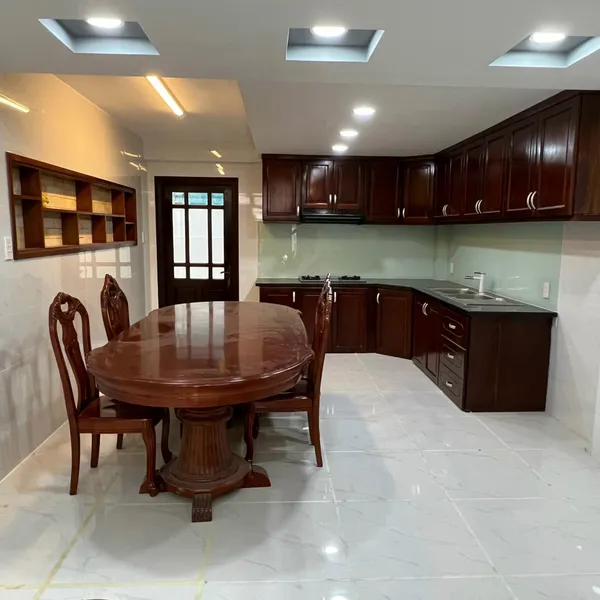 Nhà 4 tầng hẻm xe hơi 803 Huỳnh Tấn Phát 4m x 16m