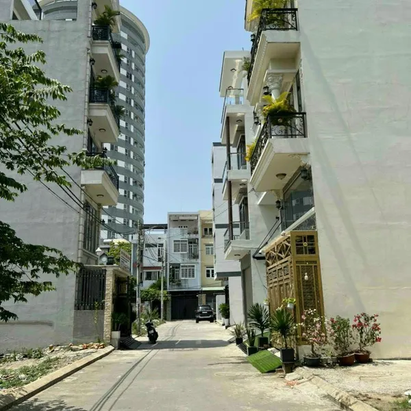 Nhà 5 tầng hẻm xe hơi Huỳnh Tấn Phát 5,5m x 14m