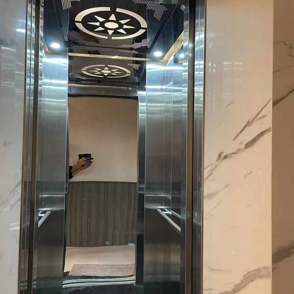 Nhà 5 tầng hẻm xe hơi Huỳnh Tấn Phát 5,5m x 14m