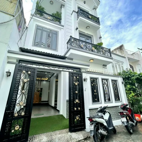 Nhà 4 tầng hẻm 1135 Huỳnh Tấn Phát 7m x 13m