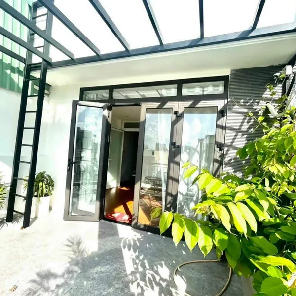 Nhà 5 tầng mặt tiền Lâm Văn Bền 5,4m x 16m