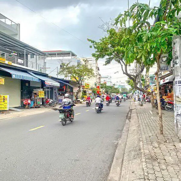 Nhà mặt tiền đường Lâm Văn Bền Quận 7 đoạn sầm uất