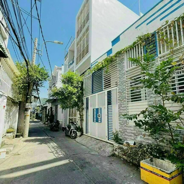 Nhà hẻm 30 Lâm Văn Bền 6,3m x 10,24m