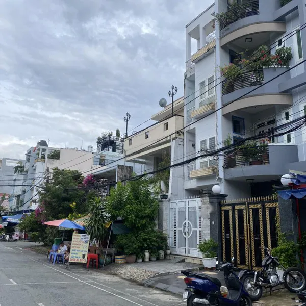 Nhà 4 tầng đường số 9 Tân Kiểng 8,7m x 21,3m nở hậu