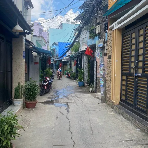 Nhà 3T hẻm 1041 trần xuân soạn , 4m x 11m