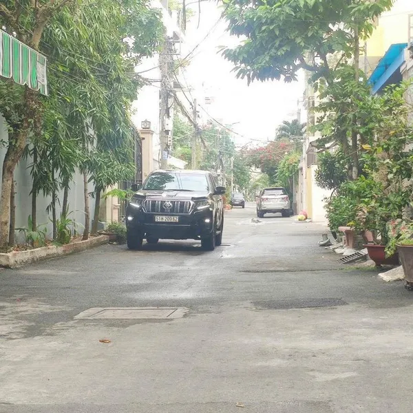 Nhà 3 tầng hẻm xe hơi khu Kiều Đàm, 5m x 19m