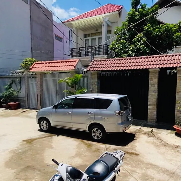 Tòa nhà hẻm xe hơi 793 Trần Xuân Soạn, 4m x 29m