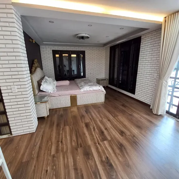 Biệt thự sân vườn Kiều Đàm Quận 7 DT: 11m x 40m