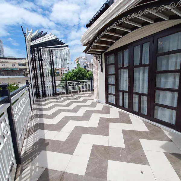 Biệt thự sân vườn Kiều Đàm Quận 7 DT: 11m x 40m